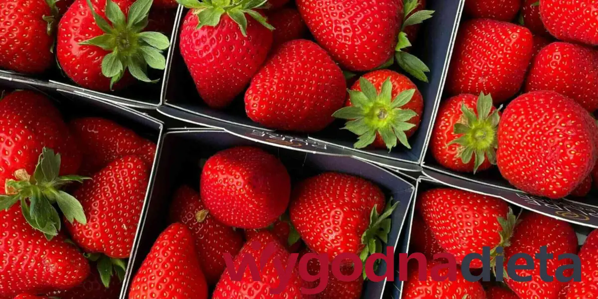 koszyk z truskawkami